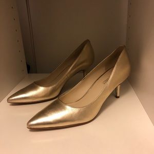 Nine West Gold Heels!